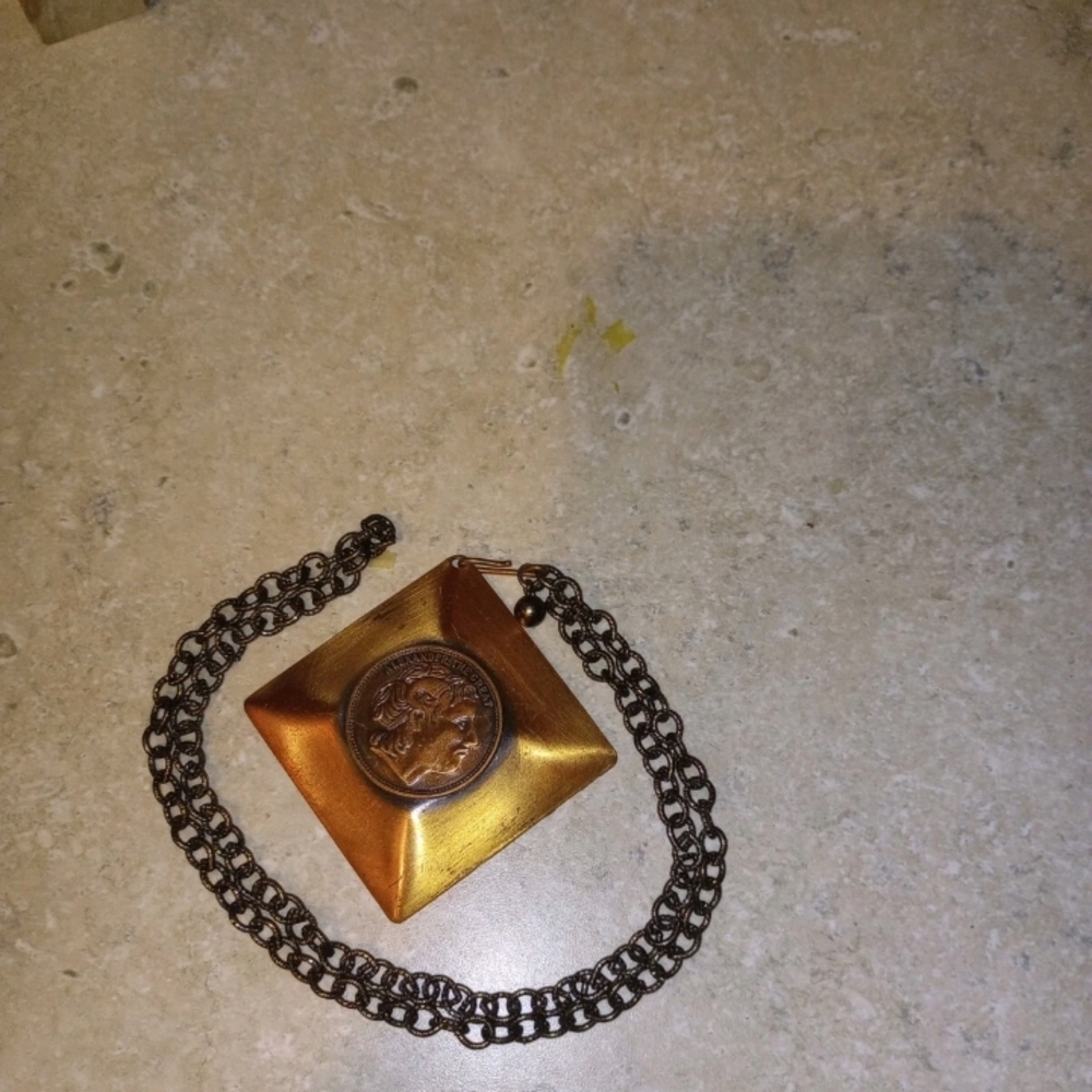 Gold and Brown Pendant Necklace